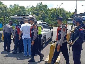 Kantor Polisi-Pintu Masuk Bali Diperketat Usai Bom Polsek Astana Anyar