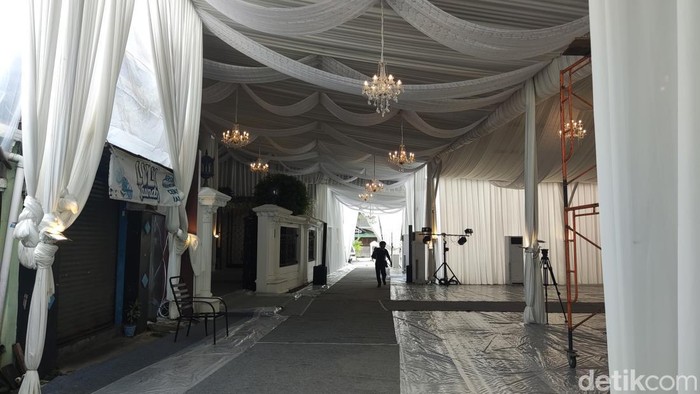 Persiapan di kediaman Erina Sofia Gudono calon istri Kaesang, di Mlati, Sleman, DIY, Rabu (7/12/2022).