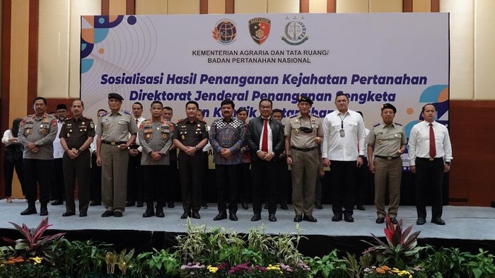Polda Metro Jaya meraih pin emas atas pengungkapan kasus mafia tanah