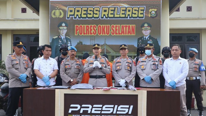 Polisi menjelaskan kronologis pelajar di OKU Selatan, Sumsel tewas dimutilasi di kebun kopi. (Foto: Istimewa)