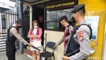 Pengetatan Penjagaan Kantor Polisi di Surabaya Antisipasi Bom Bunuh Diri