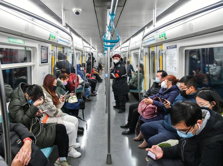 Potret Aktivitas Warga China Saat Lockdown Dilonggarkan