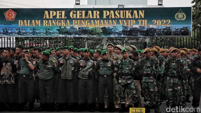 Berbagai persiapan untuk pernikahan Kaesang dan Erina telah dilakukan. Salah satunya pengamanan VVIP yang dilakukan oleh pasukan TNI.