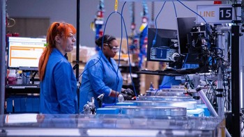 Robot ini menjalani tes yang ketat sebelum dioperasikan, terutama diuji untuk mengangkut beban sampai ratusan kilogram. Foto: Getty Images