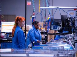 Raksasa Toko Online Makin Banyak Pekerjakan Robot, Ini Penampakannya