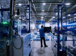 Raksasa Toko Online Makin Banyak Pekerjakan Robot, Ini Penampakannya