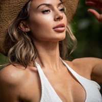 Rosie sendiri mengatakan bahwa ia terjun ke dunia modeling juga untuk mengajak lebih banyak wanita untuk mencoba aktivitas sains.Foto: Instagram @rosiekmoore