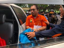 Hakim Tolak Eksepsi Rudolf Pembunuh Tersenyum, Sidang Lanjut ke Pembuktian