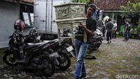 Menurut keterangan pekerja, rumah Erina akan diderokasi Kamis (8/12/2022) besok.