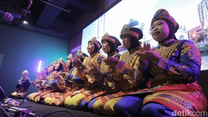 Saat Penyandang Disabilitas Unjuk Gigi di Panggung Talenta Panggung Talenta sebagai wadah bagi penyandang disabilitas unjuk kemampuan digelar di Lotte Shopping Avenue, Jakarta Selatan, Selasa (6/12/2022).