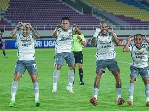 Persib Vs Persis Solo: Upaya Luis Milla Redam Serangan Irfan Bachdim cs
