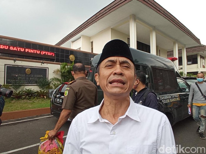 Siapa Lord Rangga? Lord Rangga dikenal sebagai petinggi Sunda Empire tersebut meninggal dunia pada Rabu (7/12/2022) pagi karena sakit. Ini sosoknya.