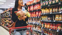 Siasati Belanja Bulanan hingga Rela Makan Murah Demi Berhemat