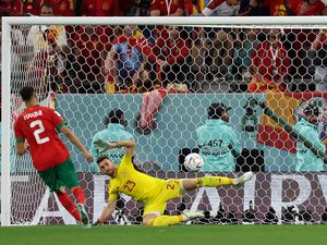 Spanyol Kalah Adu Penalti, Perbandingan Unai Simon Vs De Gea Muncul Lagi