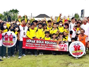 Sambut Pernikahan Kaesang-Erina, Bocah SD di Solo Main Sepakbola Kolosal