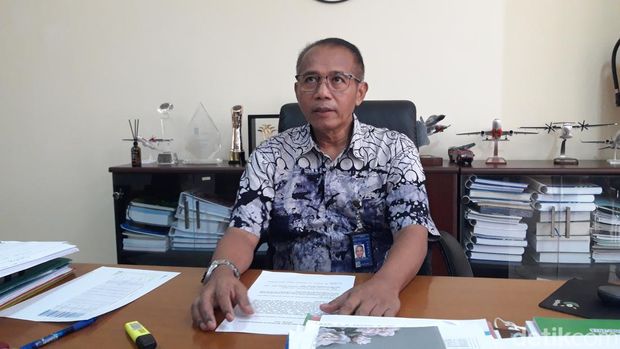 General Manager (GM) Bandara Adi Soemarmo, Boyolali, Yani Ajat Hermawan, di kantornya Kamis (8/12/2022).