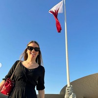 Anna Mariana Casemiro menjadi pendukung setia sang suami di Piala Dunia 2022. Dia pun ikut ke Qatar. Anna Mariana sempat berjalan-jalan di Museum Nasional di Qatar. Foto: dok. Instagram