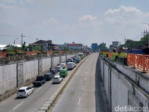 Aksi Aremania di Simpang 4 Karanglo Malang Bubar, Lalin Mulai Lancar