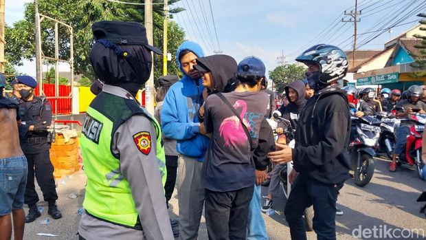 aremania turun ke jalan kamis 8 desember 2022