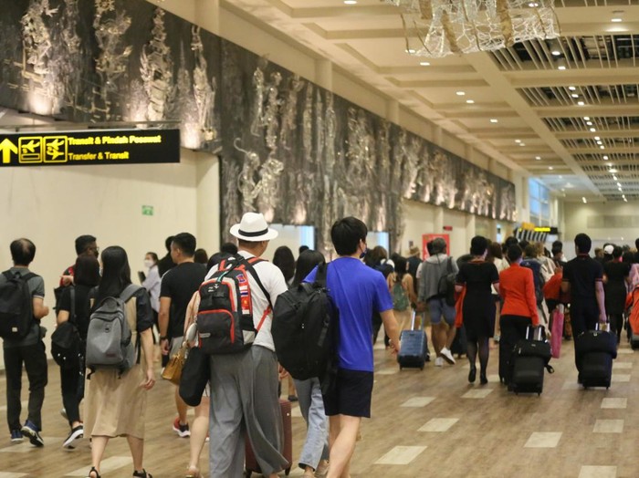 Suasana penumpang Bandara Internasional I Gusti Ngurah Rai Bali