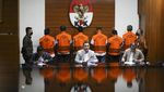 Bupati Bangkalan Berompi Tahanan KPK