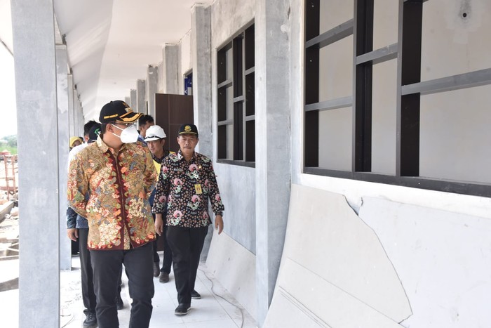 Bupati Sidoarjo Pastikan Pembangunan SMPN 2 Tulangan Rampung Akhir 2022