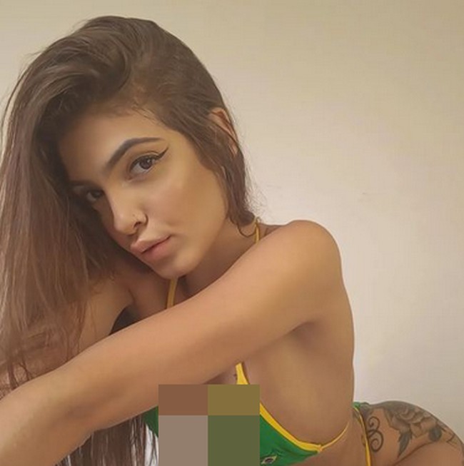 Pemilik followers 38 ribu itu juga membagikan potretnya dengan bikini bertema bendera Brasil. Foto: dok. Instagram/ @tomazonidaiane