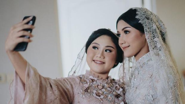 Potret Erina Gudono calon Istri Kaesang Pangarep saat momen pengajian, Kamis (8/12/2022).