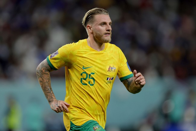 Jason CummingsPemain Brasil lain yang gaya rambutnya unik adalah Jason Cummings yakni klimis di bagian samping. Gaya Cummings bisa diikuti karena lebih simpel.Foto: Getty Images
