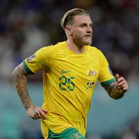 Jason CummingsPemain Brasil lain yang gaya rambutnya unik adalah Jason Cummings yakni klimis di bagian samping. Gaya Cummings bisa diikuti karena lebih simpel.Foto: Getty Images