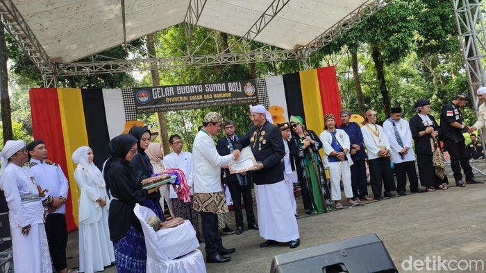 Gelaran budaya Sunda dan Bali di Kabupaten Ciamis.