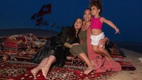Ia pun berada di Qatar bersama dengan sang adik, Ivanna Rodriguez. Dok. Instagram