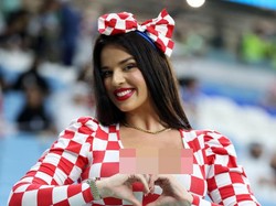 8 Gaya Seksi Miss Kroasia Saat Nonton Piala Dunia, Ngaku Tak Dihujat di Qatar