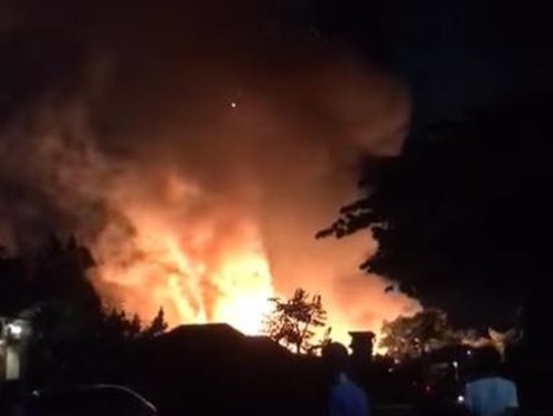 Kebakaran melahap sebuah vila di Lingkungan Banjar Bakung Sari, Desa Ungasan, Kuta Selatan Badung. Kebakaran tersebut terjadi pada Kamis (8/12/2022) malam.