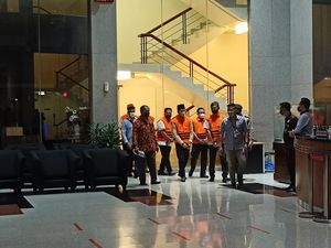 Bupati Bangkalan Tersangka Jual Beli Jabatan Ditahan KPK!