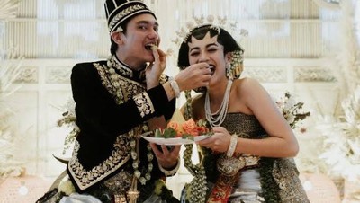Kulineran Adipati Dolken dan Canti Tachril yang Jadi Orangtua Baru