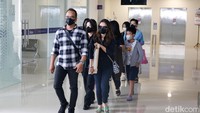 Marsha Aruan saat tiba di rumah duka RS Ukrida, Jakarta Barat pada Kamis (8/12). Pool/Noel/detikFoto.