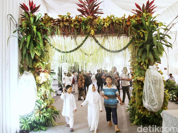 Melihat Dekorasi Rumah Erina Gudono Jelang Siraman Esok
