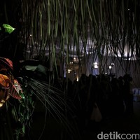 Perlu diketahui Kaesang Pangarep dan Erina Sofia Gudono akan mengikat janji suci pernikahan di Pendopo Royal Ambarrukmo, Depok, Yogyakarta, Sabtu (10/12) mendatang. Setelah ijab kabul, agenda dilanjutkan dengan acara panggih pengantin dan dahar tasyakuran.