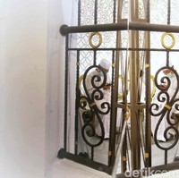 Menteri Sekretaris Negara (Mensesneg) Pratikno dan Menteri Pekerjaan Umum dan Perumahan Rakyat (PUPR) Basuki Hadimuljono akan menjadi saksi pernikahan keduanya. Sedangkan, Wakil Presiden Maruf Amin disebut bakal menjadi khatib nikah. Acara tasyakuran pernikahan Kaesang dan Erina akan digelar di Loji Gandrung yang merupakan Rumah Dinas Wali Kota Solo. Sementara itu, Pura Mangkunegaran menjadi tempat tasyakuran.