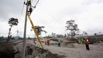 Melihat Perjuangan PLN Pulihkan Pasokan Listrik di Lereng Semeru