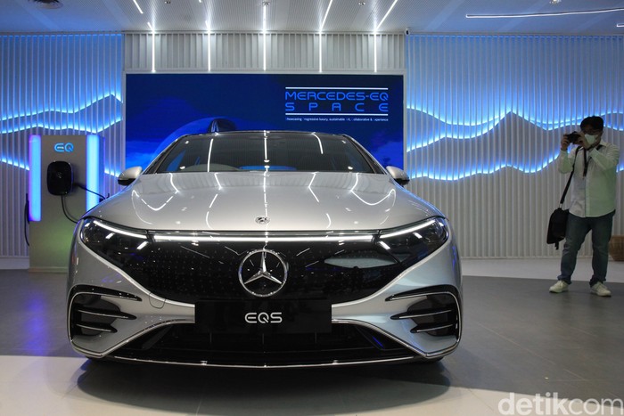 Mobil listrik Mercedes-Benz EQ resmi meluncur di Indonesia.