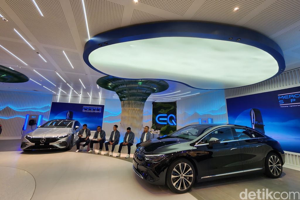 Mobil listrik Mercedes-Benz EQ resmi meluncur di Indonesia.