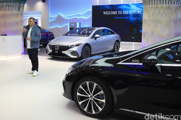 Mobil listrik Mercedes-Benz EQ resmi meluncur di Indonesia.