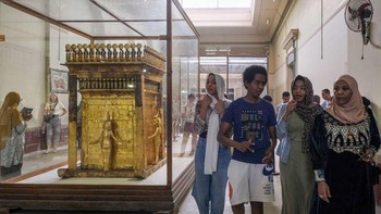 Tempat penyembahan berlapis emas juga ditemukan pada tahun 1922 di makam Firaun Tutankhamun. Foto: Getty Images 