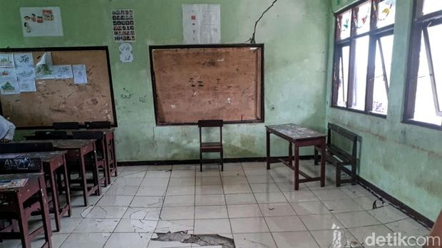 Pasca Gempa, 5 Rumah Rusak dan 1 Madrasah Retak di Sukabumi