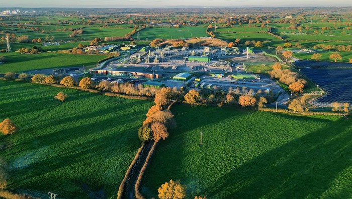 Penampakan Tempat Penyimpanan Gas Bawah Tanah Terbesar di Inggris Sekilas pemandangan dari udara ini seperti tempat permukiman. Tapi ternyata itu merupakan kawasan situs penyimpanan gas Stublach di Northwich, Inggris. Tempat penyimpanan gas Stublach sendiri merupakan situs penyimpanan gas terbesar di Inggris.