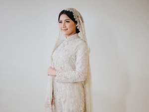 Langkahi 2 Kakak, Erina Gudono Jalani Siraman yang Berbeda dari Kaesang