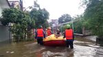 Penampakan Longsor Picu Banjir di Pondok Tirta Mandala Depok