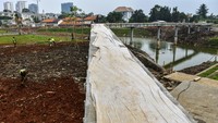 Pembangunan waduk seluas 4,4 hektare tersebut telah mencapai 80 persen.